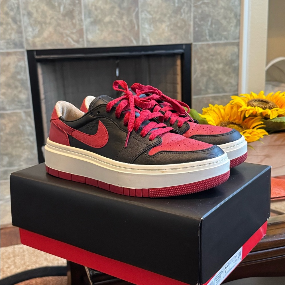 JORDAN 1 LOW ELEVATED SZ 9.5 WOMENS